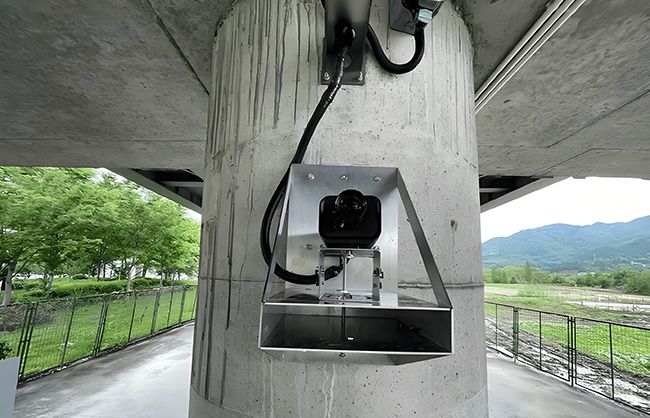 Structural health monitoring in bridges buildings
