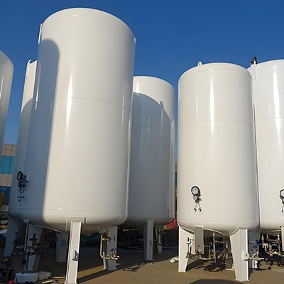 Cryogenic storage tank