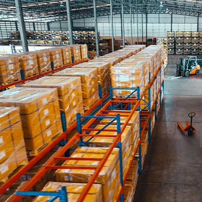 Diffuse reflective photoelectric sensor for warehouse logistics line