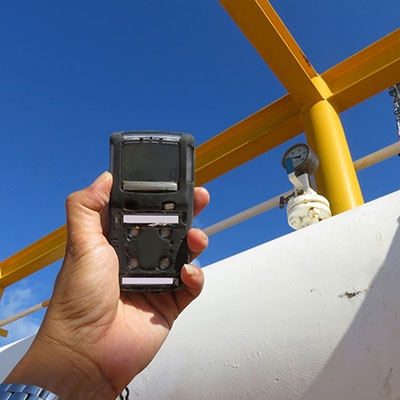 Hydrogen chloride detector