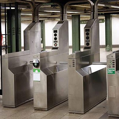 Infrared through beam photoelectric sensor for turnstile