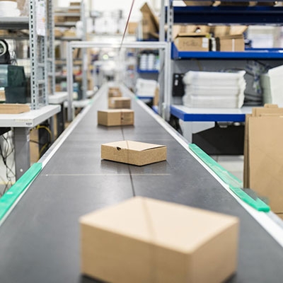 Label gap sensor of apackaging assembly line