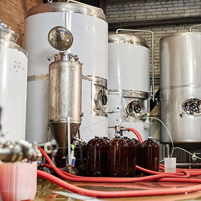 M18 photoelectric sensor for tank inspection