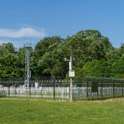 Outdoor temperature and humidity sensor weather stations