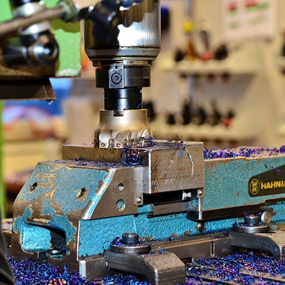 Piezo accelerometer sensor of machine tool vibration monitor