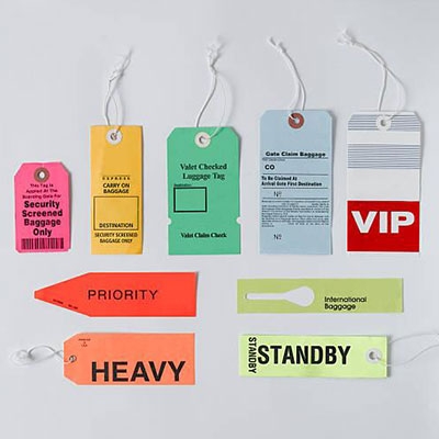 Slot type photoelectric sensor for label detection