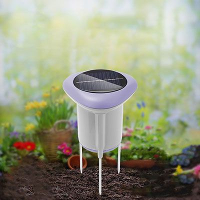 Solar soil moisture sensor for garden