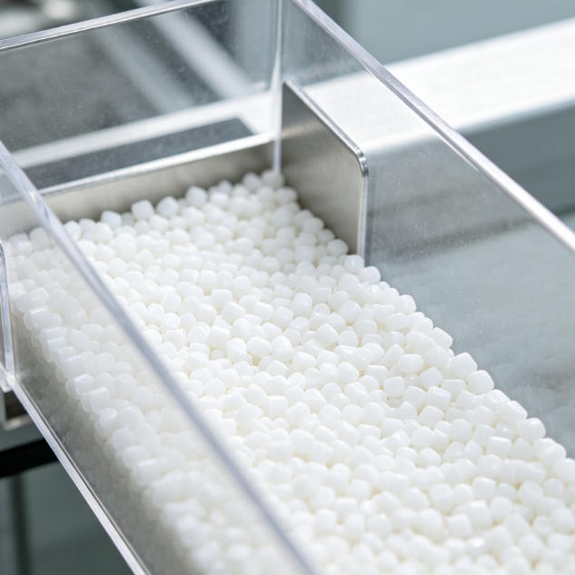 Ultrasonic detection sensor for reliable small granule and particle level monitoring through transparent containers.