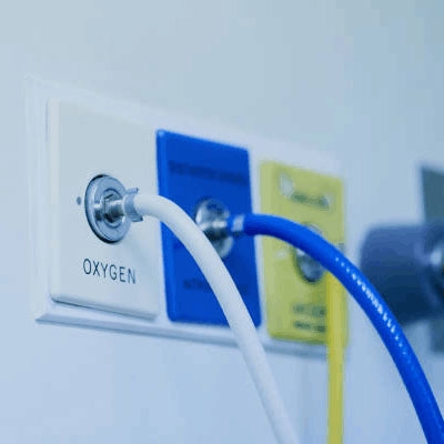 Ultrasonic gas flow sensor for oxygen gas