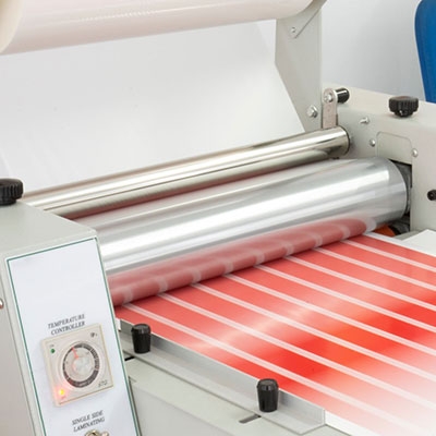 Ultrasonic label sensor of film laminating machine
