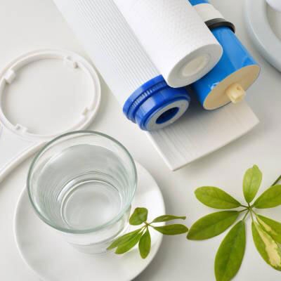 Water flow switch for filters replacement