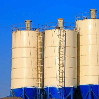 Weighing of cement tank